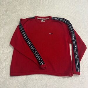 Y2K 90’s Fashion at its Best! Men’s Vintage Red Tommy Hilfiger Sweater. Size L